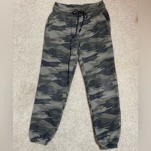Comfy camo sweatpants.